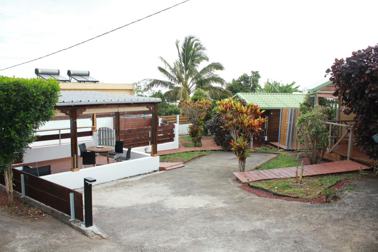 Les Bungalows Du Chateau D'O Petite-Ile Luaran gambar