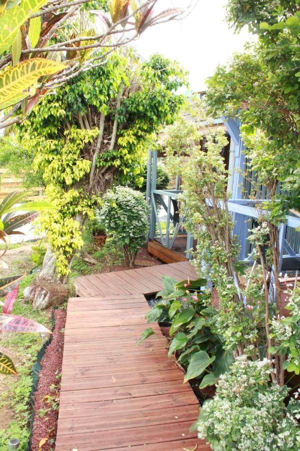 Les Bungalows Du Chateau D'O Petite-Ile Luaran gambar